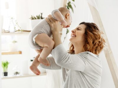 Parent and baby bonding through mindful touch and connection